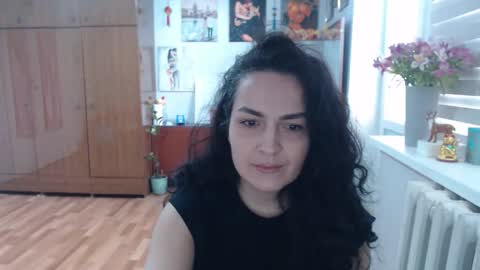 Snapshot of alexismillers chatting on April 20, 2026, 9:23 am AlexisMillers online show from April 20, 2026, 9:23 am