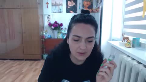 Snapshot of alexismillers chatting on June 1, 2026, 11:01 am AlexisMillers online show from June 1, 2026, 11:01 am