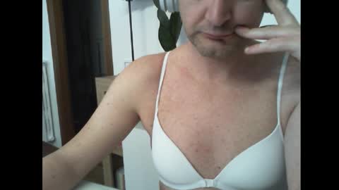 Alexia online show from February 15, 2026, 8:57 am