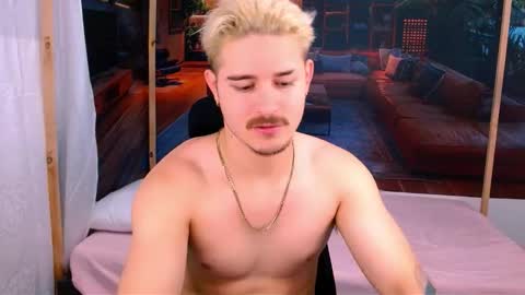 Snapshot of alexpierss chatting on October 31, 2025, 7:26 pm Alex online show from October 31, 2025, 7:26 pm