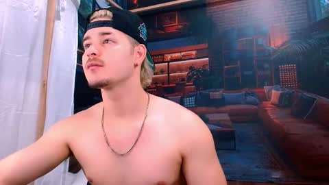 Snapshot of alexpierss chatting on November 1, 2025, 7:16 pm Alex online show from November 1, 2025, 7:16 pm