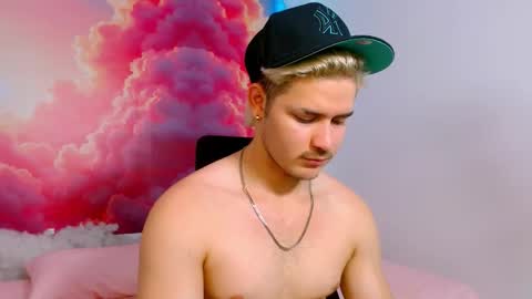 Snapshot of alexpierss chatting on November 8, 2025, 7:01 pm Alex online show from November 8, 2025, 7:01 pm