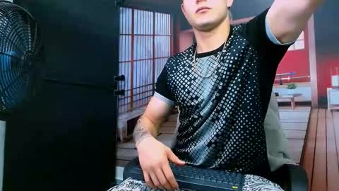 Snapshot of alexpierss chatting on November 10, 2025, 7:13 pm Alex online show from November 10, 2025, 7:13 pm