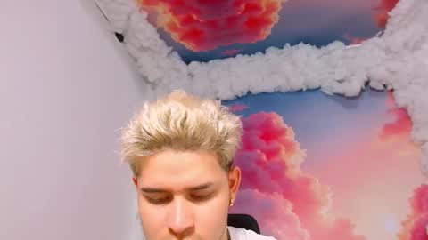 Snapshot of alexpierss chatting on November 19, 2025, 7:03 pm Alex online show from November 19, 2025, 7:03 pm