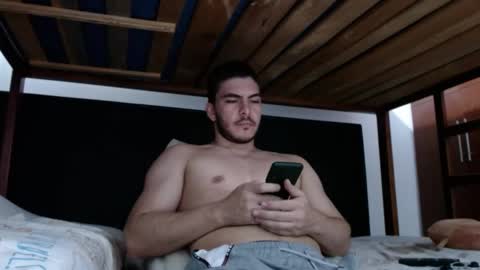 Snapshot of alexsb1998 chatting on February 8, 2025, 6:22 am alexsb1998 online show from February 8, 2025, 6:22 am