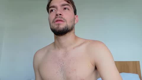 Snapshot of alextwunkk chatting on December 21, 2025, 8:27 pm Alex online show from December 21, 2025, 8:27 pm