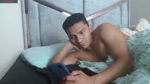 Snapshot of alexvsluisa chatting on January 16, 2025, 2:30 pm alex y luisa online show from January 16, 2025, 2:30 pm
