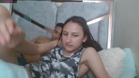 Snapshot of alexvsluisa chatting on February 10, 2025, 5:19 pm alex y luisa online show from February 10, 2025, 5:19 pm