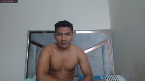 Snapshot of alexvsluisa chatting on February 16, 2025, 2:43 pm alex y luisa online show from February 16, 2025, 2:43 pm