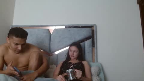 Snapshot of alexvsluisa chatting on October 28, 2025, 4:09 pm alex y luisa online show from October 28, 2025, 4:09 pm