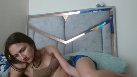 Snapshot of alexvsluisa chatting on November 4, 2025, 3:55 pm alex y luisa online show from November 4, 2025, 3:55 pm