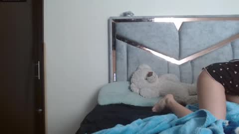 Snapshot of alexvsluisa chatting on December 2, 2025, 2:45 pm alex y luisa online show from December 2, 2025, 2:45 pm