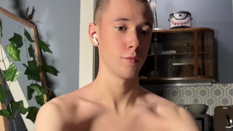 Snapshot of alexwos chatting on December 8, 2024, 8:58 pm Alex online show from December 8, 2024, 8:58 pm