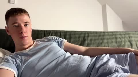 Snapshot of alexwos chatting on April 8, 2026, 6:57 am Alex online show from April 8, 2026, 6:57 am