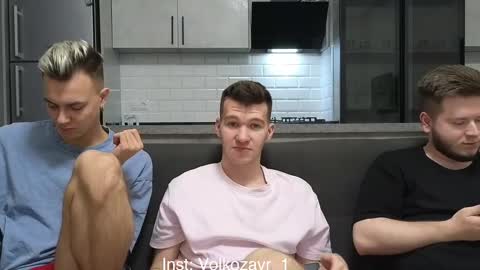 AlexDimaIgor online show from November 26, 2025, 10:44 pm