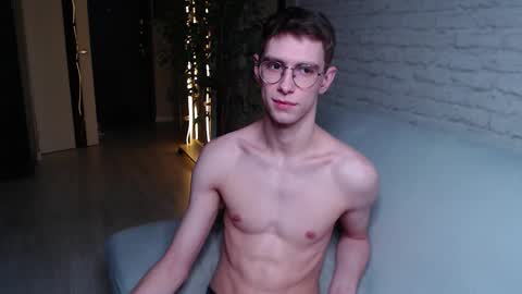 Alfie online show from November 18, 2025, 4:28 am