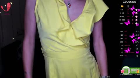 Snapshot of alianna_solo_kiss chatting on February 7, 2025, 6:35 am Alianna online show from February 7, 2025, 6:35 am