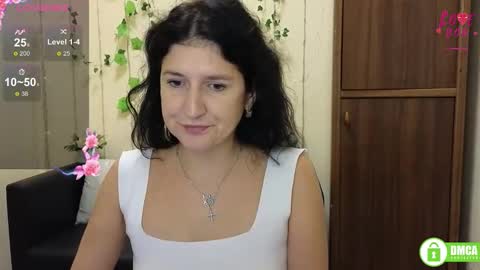 Snapshot of alianna_solo_kiss chatting on October 4, 2025, 5:27 am Alianna online show from October 4, 2025, 5:27 am