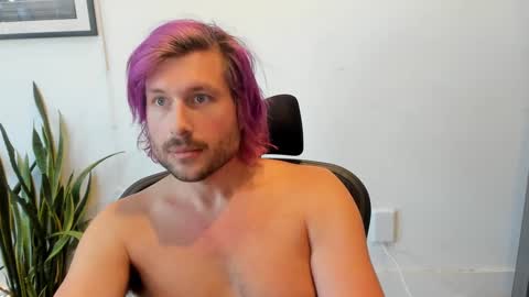 Snapshot of alibastersword chatting on January 15, 2025, 10:57 pm Luke online show from January 15, 2025, 10:57 pm