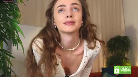 Alicia online show from September 30, 2025, 3:33 am