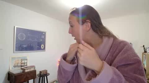 Alice online show from November 17, 2025, 10:10 am