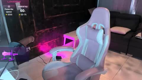 Snapshot of alice_19cullen chatting on December 21, 2025, 6:04 pm alice online show from December 21, 2025, 6:04 pm