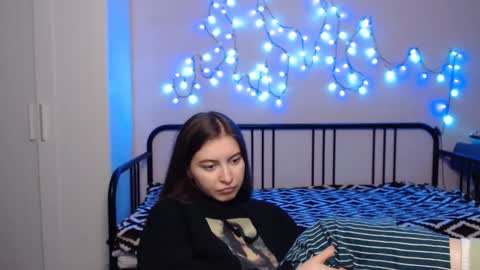 Alice online show from December 3, 2024, 6:49 pm