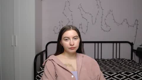 Alice online show from December 8, 2024, 5:01 pm