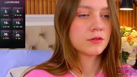 Snapshot of alice_charmy chatting on February 23, 2025, 11:33 am Alice in Wonderland online show from February 23, 2025, 11:33 am