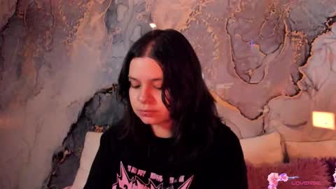 Mey online show from November 16, 2025, 4:12 pm