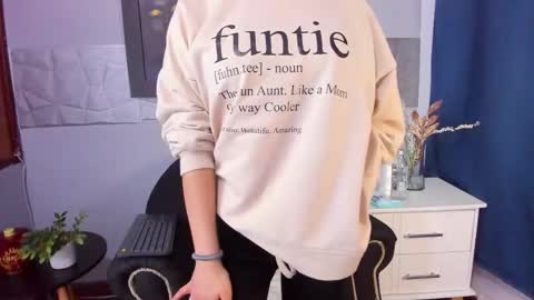  Alice Evans online show from January 2, 2025, 1:08 pm