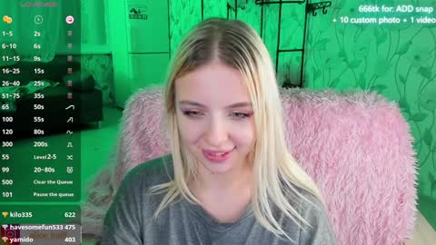 Snapshot of alice_halle chatting on December 9, 2024, 11:56 pm alice_halle online show from December 9, 2024, 11:56 pm