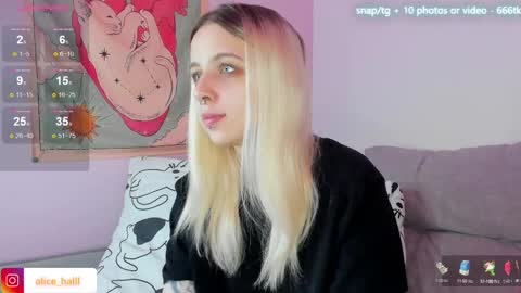 Snapshot of alice_halle chatting on March 5, 2025, 1:10 am alice_halle online show from March 5, 2025, 1:10 am