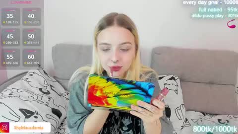 Snapshot of alice_halle chatting on March 9, 2025, 6:54 pm alice_halle online show from March 9, 2025, 6:54 pm