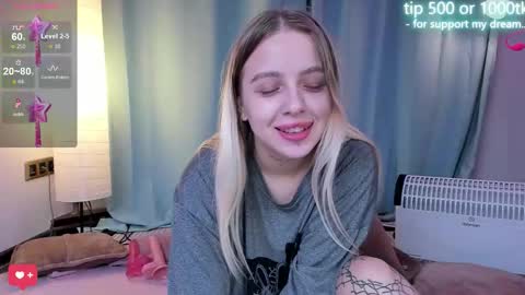 Snapshot of alice_halle chatting on September 24, 2025, 3:54 am alice_halle online show from September 24, 2025, 3:54 am