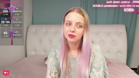 Snapshot of alice_halle chatting on October 16, 2025, 11:55 am alice_halle online show from October 16, 2025, 11:55 am