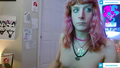 Snapshot of alice_hatchette chatting on April 1, 2026, 7:11 pm Alice Hatchette online show from April 1, 2026, 7:11 pm
