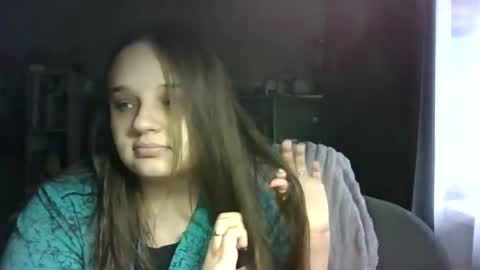 Snapshot of alice_shy14 chatting on October 27, 2025, 9:13 am Cristal online show from October 27, 2025, 9:13 am