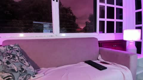 alice_simpson1 online show from September 27, 2025, 11:48 am