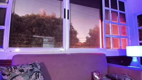 alice_simpson1 online show from October 9, 2025, 11:52 am
