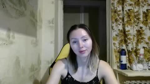 Snapshot of alice_smiles chatting on February 14, 2026, 11:12 pm Alice smiles online show from February 14, 2026, 11:12 pm