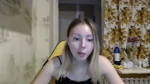 Snapshot of alice_smiles chatting on March 17, 2026, 9:40 pm Alice smiles online show from March 17, 2026, 9:40 pm