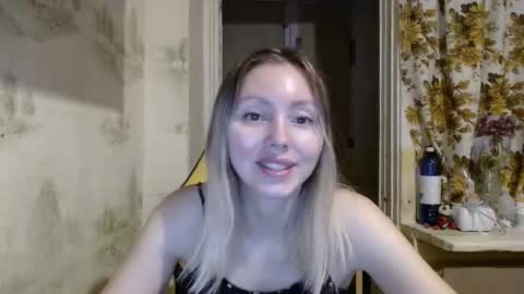 Snapshot of alice_smiles chatting on March 18, 2026, 10:57 pm Alice smiles online show from March 18, 2026, 10:57 pm