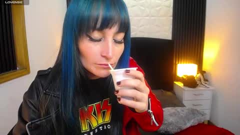 Snapshot of alice_sweetmomma chatting on December 19, 2024, 8:45 am Alice online show from December 19, 2024, 8:45 am