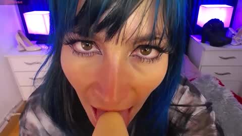 Snapshot of alice_sweetmomma chatting on February 5, 2025, 11:06 pm Alice online show from February 5, 2025, 11:06 pm