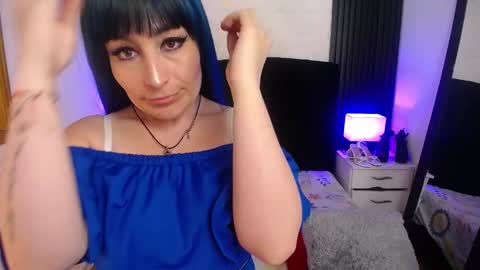 Snapshot of alice_sweetmomma chatting on February 14, 2025, 7:33 pm Alice online show from February 14, 2025, 7:33 pm