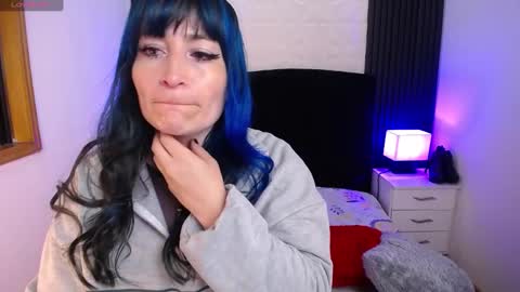 Snapshot of alice_sweetmomma chatting on February 26, 2025, 7:05 pm Alice online show from February 26, 2025, 7:05 pm