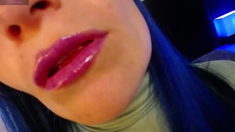 Snapshot of alice_sweetmomma chatting on September 10, 2025, 7:25 pm Alice online show from September 10, 2025, 7:25 pm