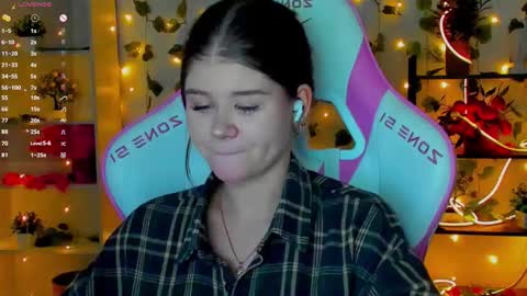 Alice online show from November 21, 2025, 2:49 pm