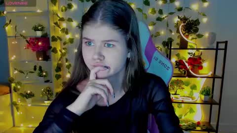 Snapshot of alice_tails chatting on February 13, 2026, 6:48 pm Alice online show from February 13, 2026, 6:48 pm